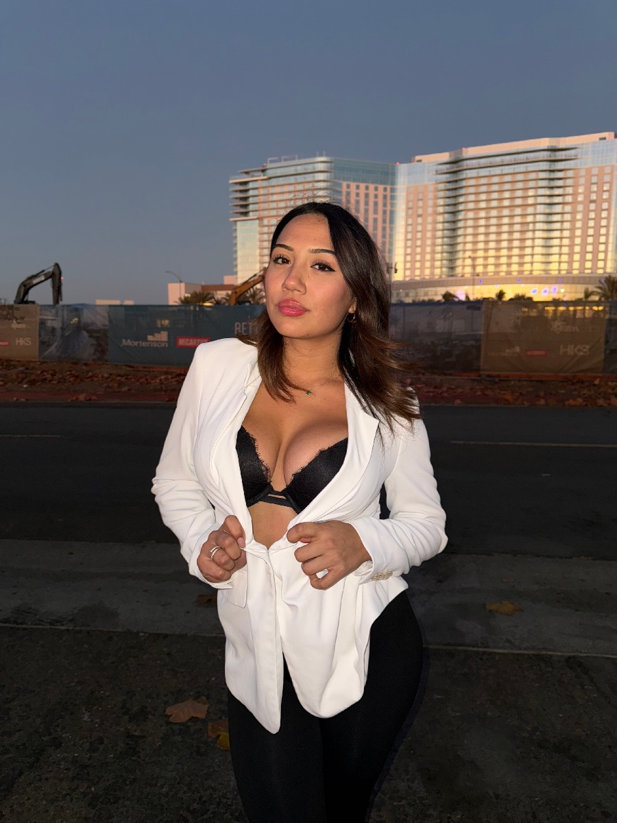 Take a pause and enjoy Ali Cruz — streaming from Anshan