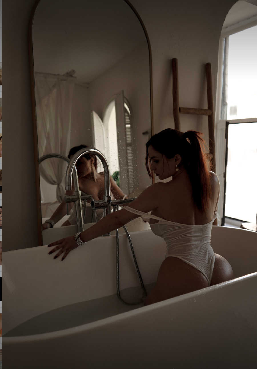 A playful frame from Miranda Faith nude — online in Anshan