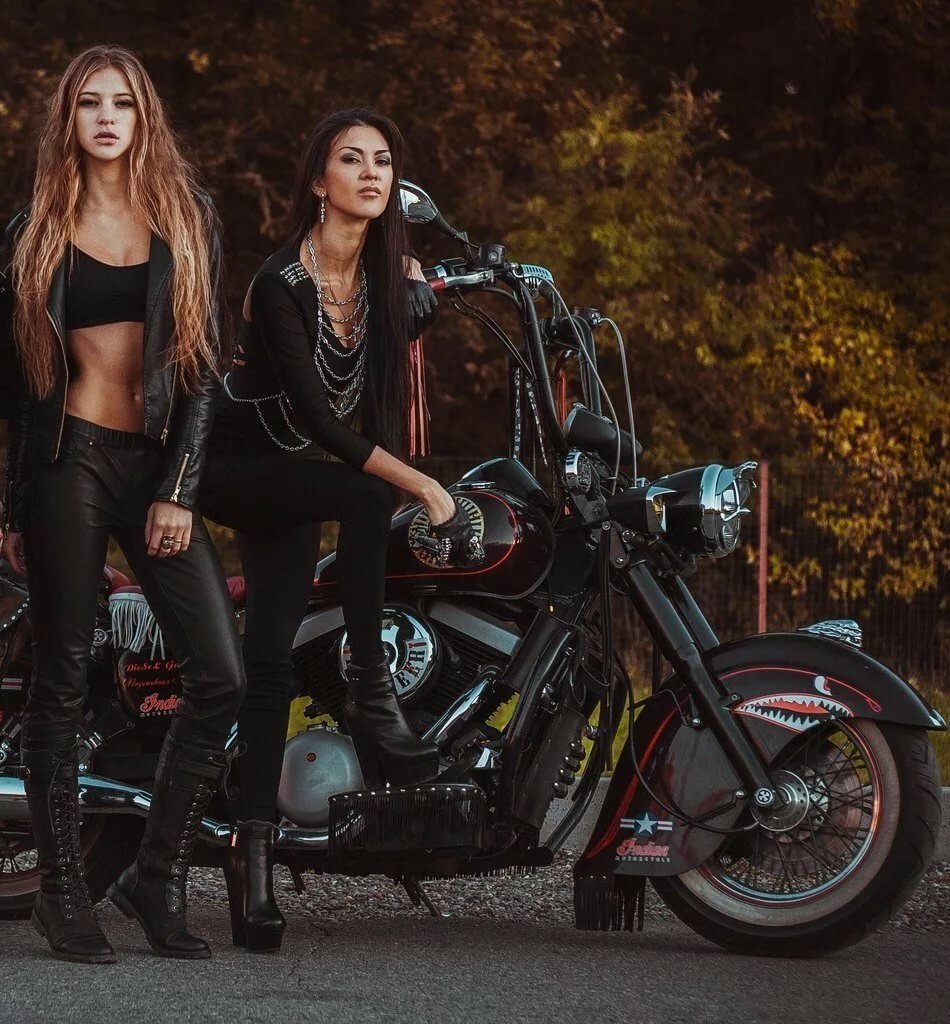 Beautiful girls and bikes in Anshan
