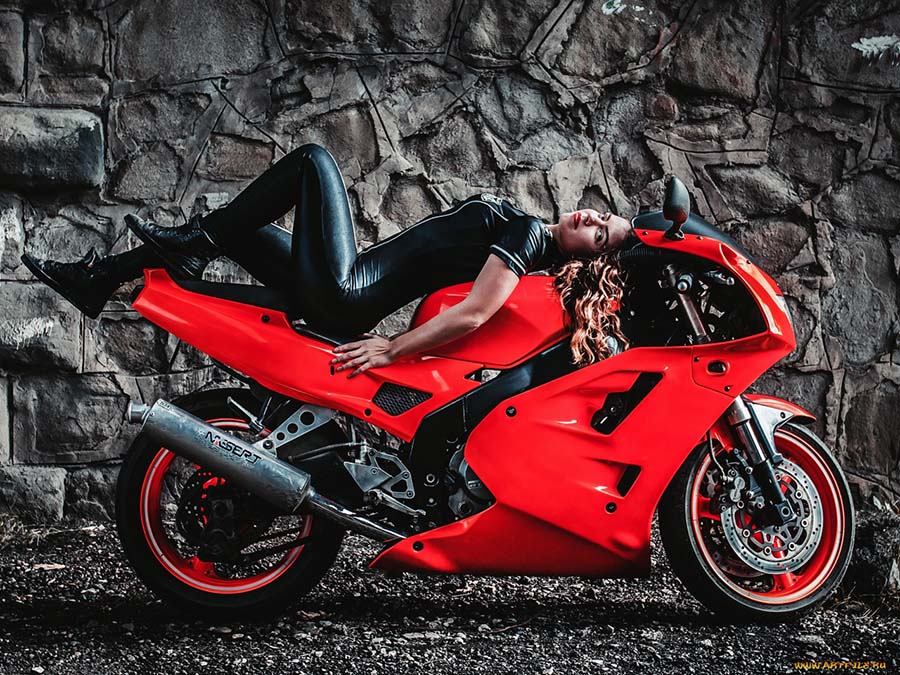 Beautiful girl Beautiful girls and motorcycles in Anshan