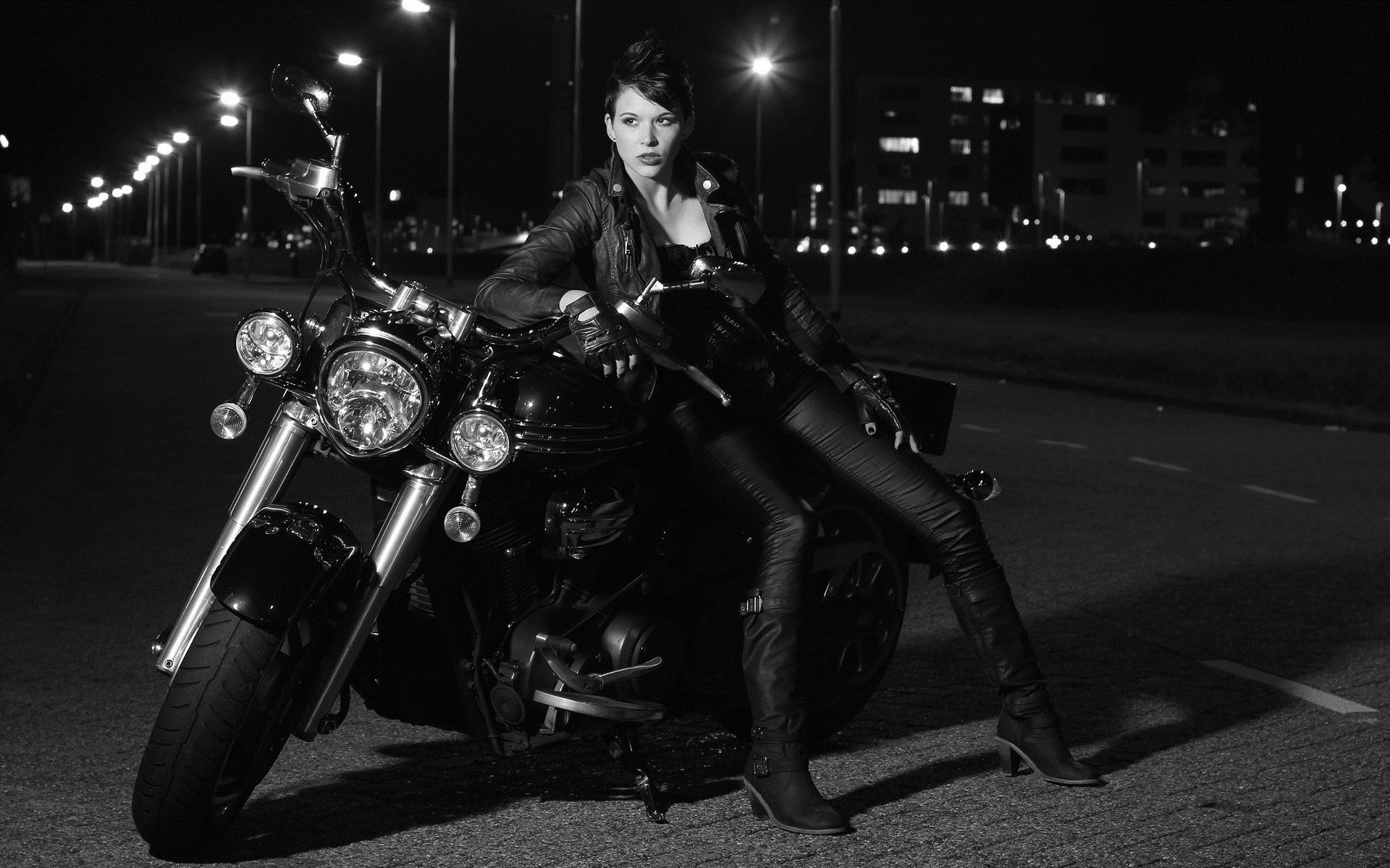 Photo Beautiful girls and motorcycles in Anshan