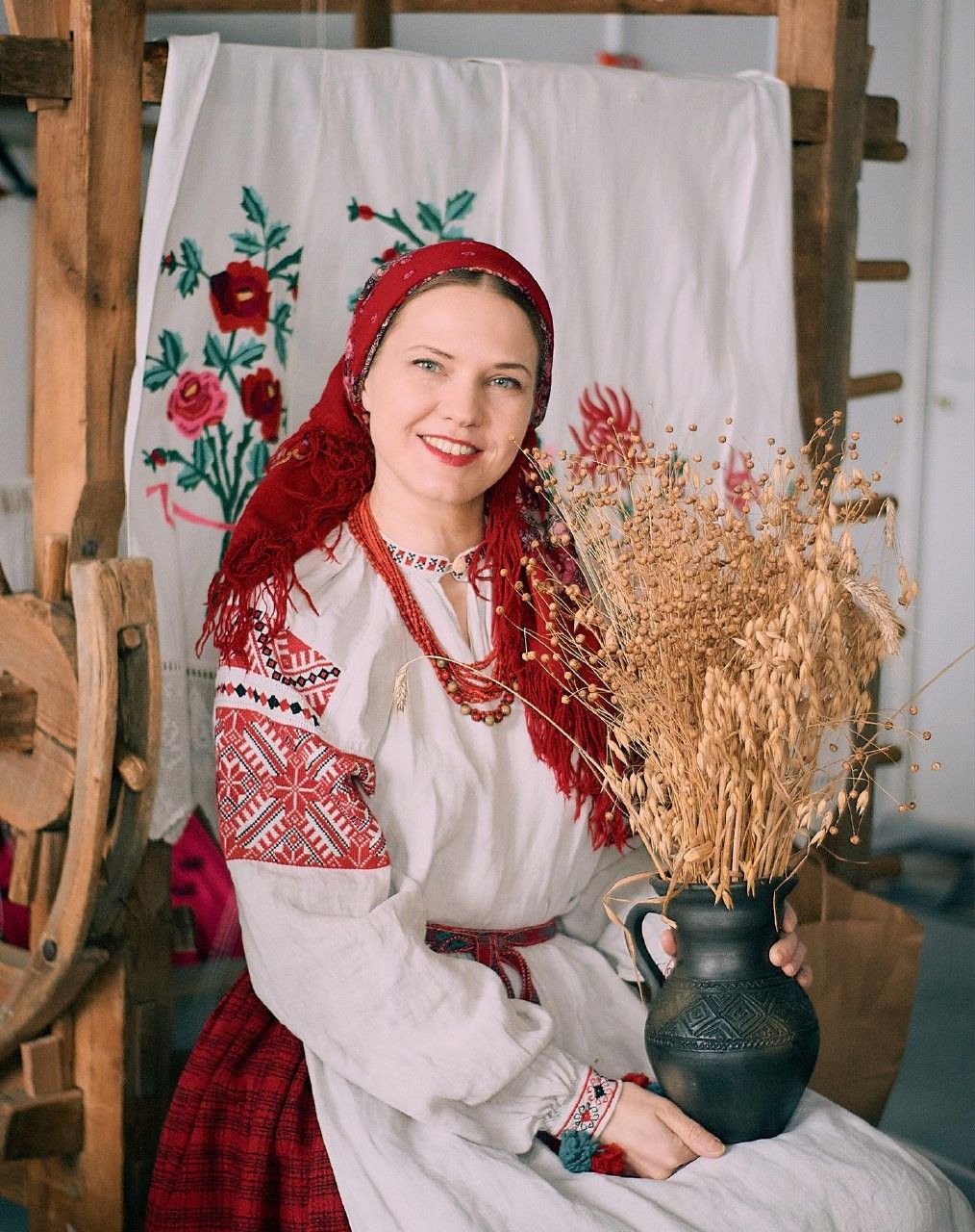 Women in Slavic costumes in Anshan