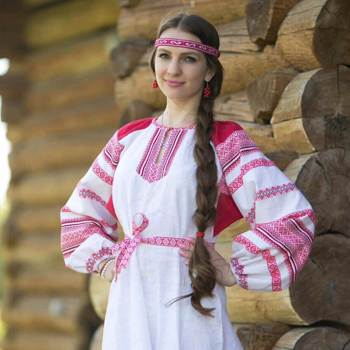 Girls in Slavic costumes in Anshan