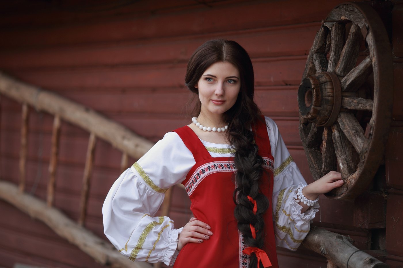 Girls in Slavic costumes in Anshan