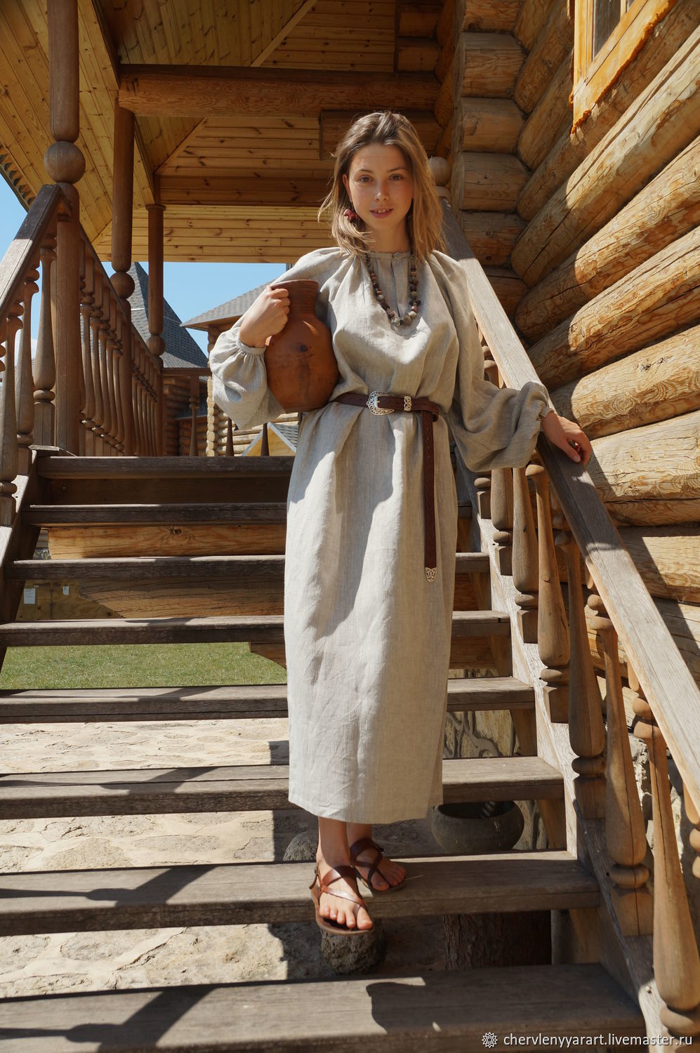 Girls in Slavic costumes in Anshan