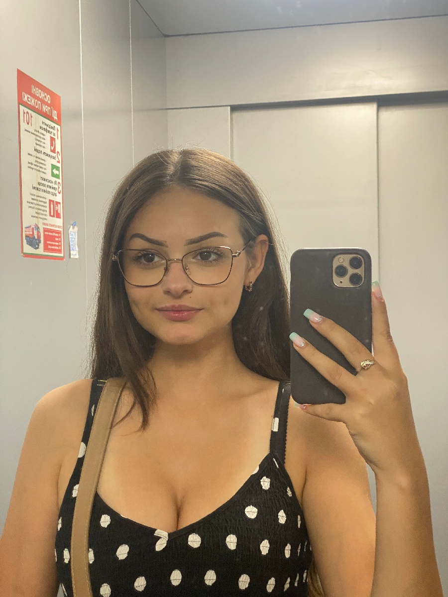 Sexy model Stacy in Anshan