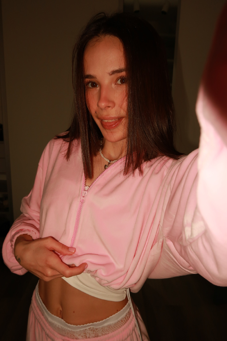 Tina brings the glow — live moments in Anshan